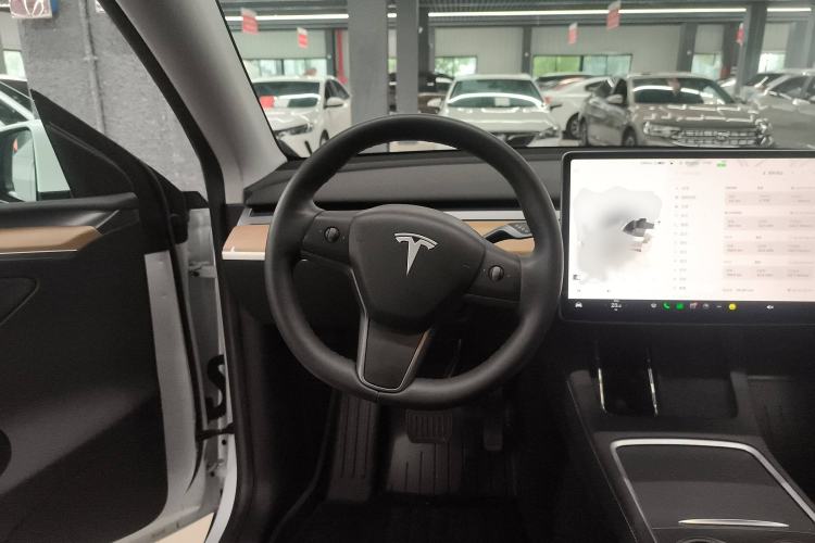 Used Tesla Model Y 2021 Revised Version 2 Long-Range All-Wheel-Drive Edition Steering Wheel