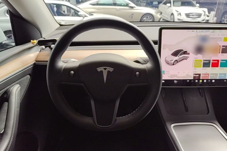 Used Tesla Model Y 2021 Standard Range Rear-Wheel Drive Version Steering Wheel