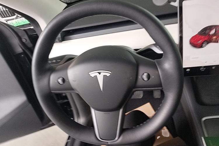 Used Tesla Model Y 2021 Standard Range Rear-Wheel Drive Version Steering Wheel