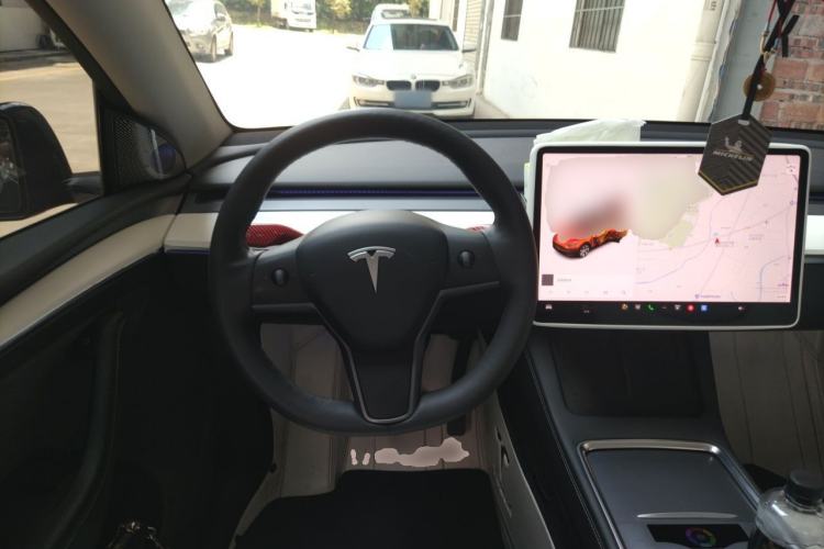 Used Tesla Model Y 2021 Standard Range Rear-Wheel Drive Version Steering Wheel
