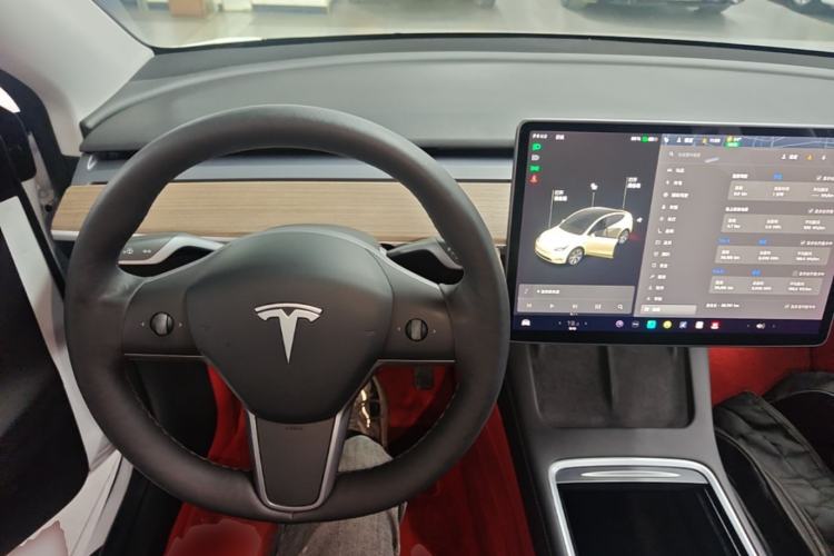 Used Tesla Model Y 2021 Long-Range All-Wheel-Drive Version 3D7 Steering Wheel