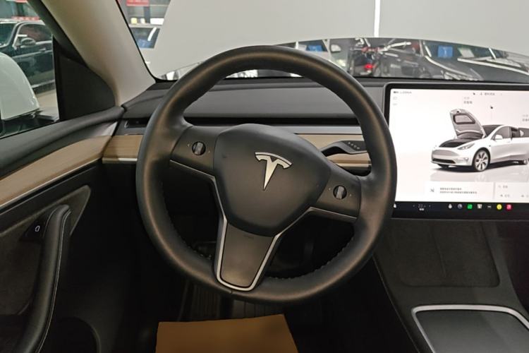 Used Tesla Model Y 2021 Revised Version 2 Long-Range All-Wheel-Drive Edition Steering Wheel