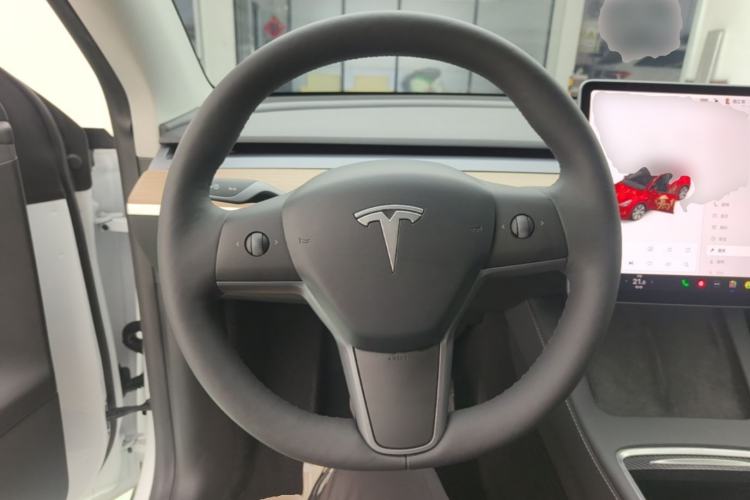 Used Tesla Model Y 2021 Long-Range All-Wheel-Drive Version 3D7 Steering Wheel