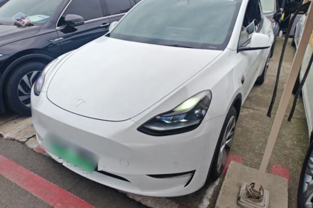 Used Tesla Model Y 2021 Long-Range All-Wheel-Drive Version 3D7