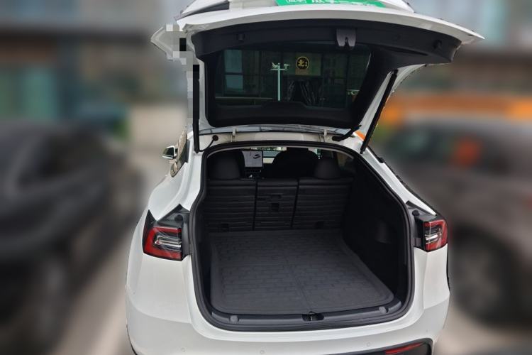 Used Tesla Model Y 2021 Standard Range Rear-Wheel Drive Version Trunk