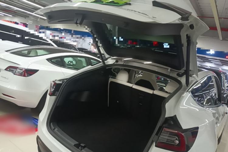 Used Tesla Model Y 2021 Long-Range All-Wheel-Drive Version 3D7 Trunk