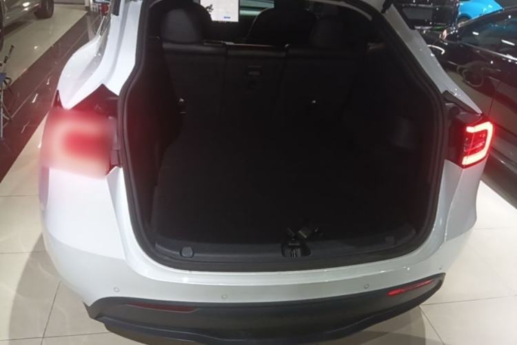 Used Tesla Model Y 2021 Standard Range Rear-Wheel Drive Version Trunk