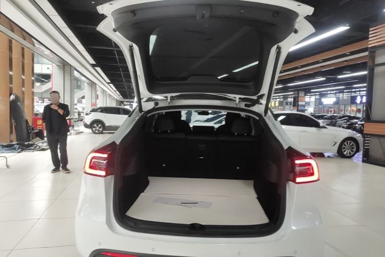 Used Tesla Model Y 2021 Long-Range All-Wheel-Drive Version 3D7 Trunk