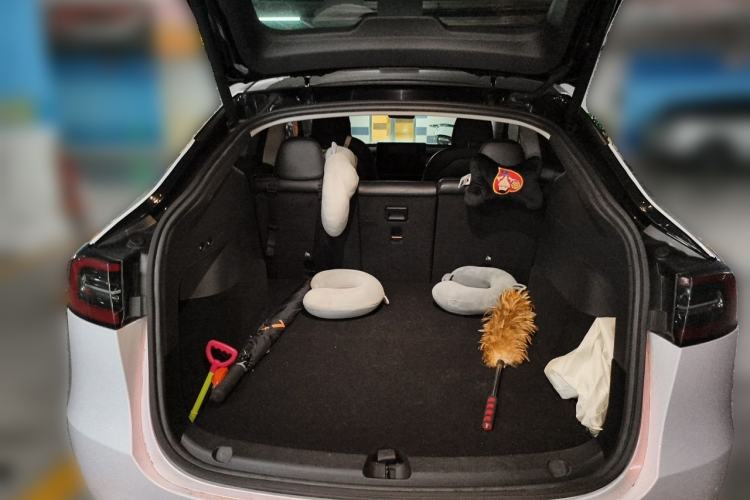 Used Tesla Model Y 2021 Standard Range Rear-Wheel Drive Version Trunk