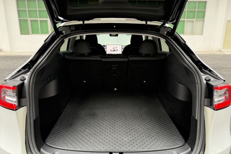 Used Tesla Model Y 2021 Performance High-Performance All-Wheel-Drive Version Trunk