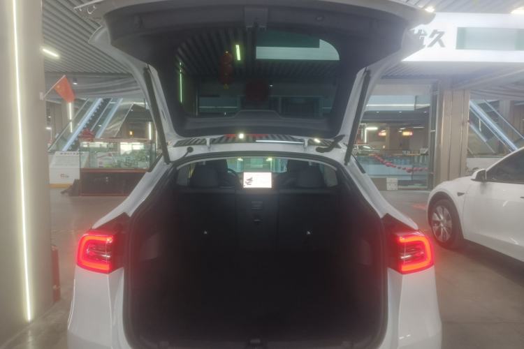 Used Tesla Model Y 2021 Standard Range Rear-Wheel Drive Version Trunk
