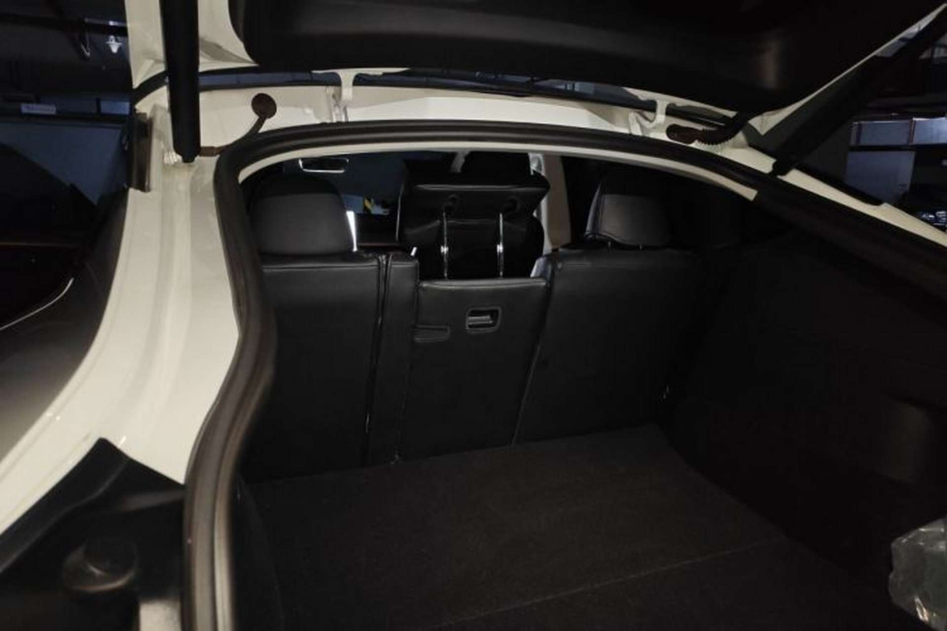 Used Tesla Model Y 2021 Standard Range Rear-Wheel Drive Version Trunk