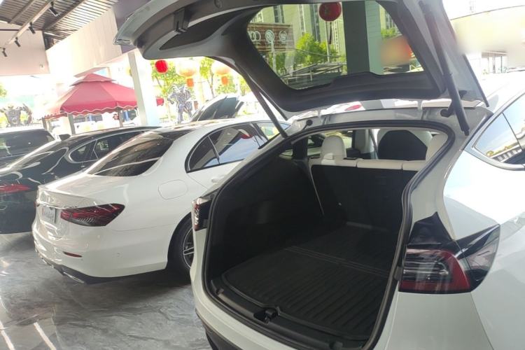 Used Tesla Model Y 2021 Long-Range All-Wheel-Drive Version 3D7 Trunk