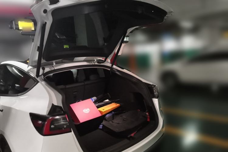 Used Tesla Model Y 2021 Long-Range All-Wheel-Drive Version 3D7 Trunk