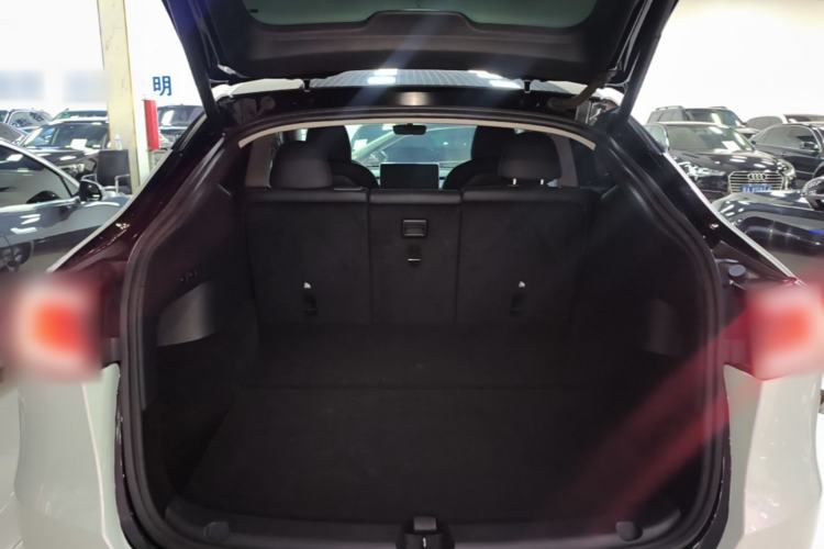 Used Tesla Model Y 2021 Long-Range All-Wheel-Drive Version 3D7 Trunk