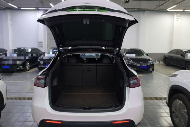 Used Tesla Model Y 2021 Standard Range Rear-Wheel Drive Version Trunk
