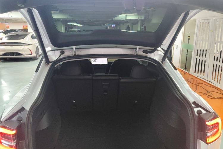 Used Tesla Model Y 2021 Standard Range Rear-Wheel Drive Version Trunk