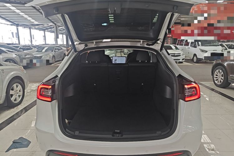 Used Tesla Model Y 2021 Long-Range All-Wheel-Drive Version Trunk