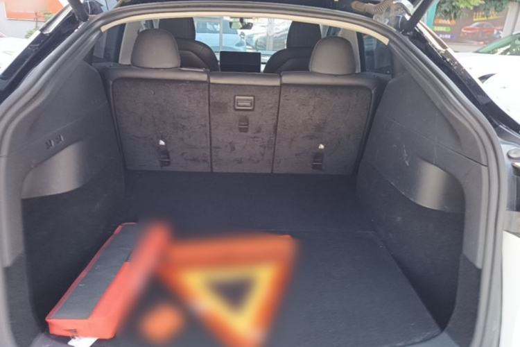 Used Tesla Model Y 2021 Standard Range Rear-Wheel Drive Version Trunk