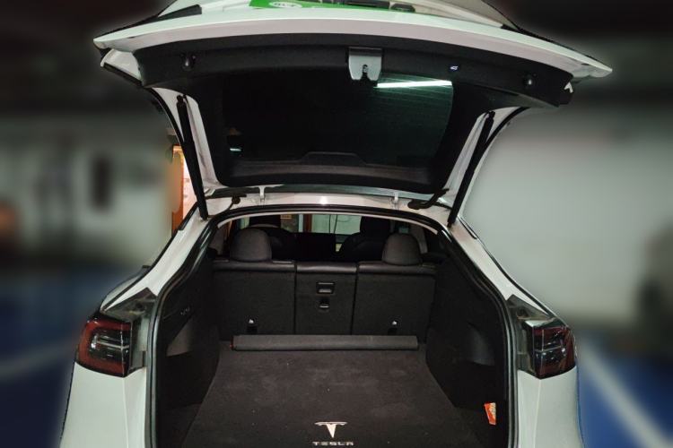 Used Tesla Model Y 2021 Standard Range Rear-Wheel Drive Version Trunk