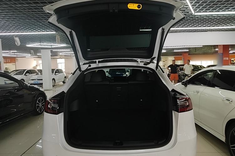 Used Tesla Model Y 2021 Long-Range All-Wheel-Drive Version Trunk