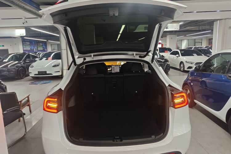 Used Tesla Model Y 2021 Long-Range All-Wheel-Drive Version 3D7 Trunk