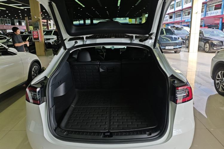 Used Tesla Model Y 2021 Performance High-Performance All-Wheel-Drive Version Trunk