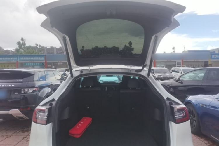 Used Tesla Model Y 2021 Long-Range All-Wheel-Drive Version Trunk