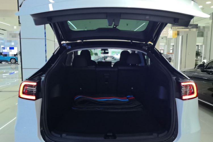 Used Tesla Model Y 2021 Standard Range Rear-Wheel Drive Version Trunk
