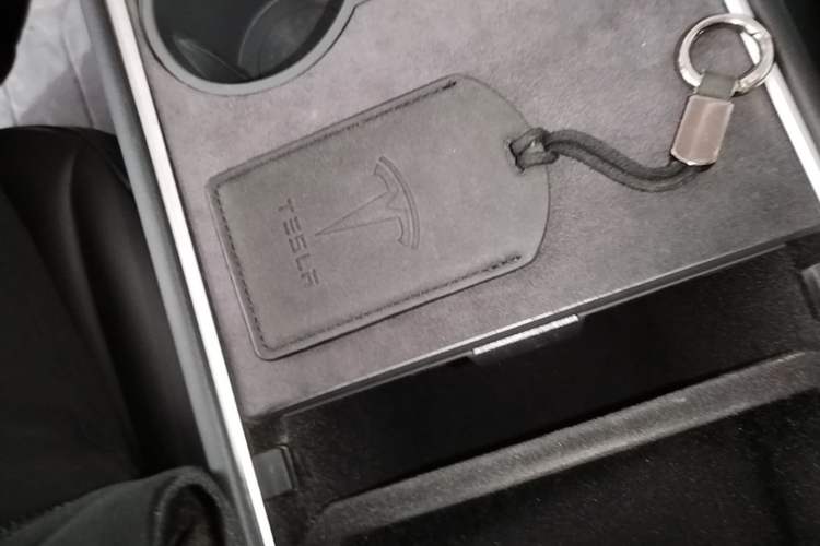 Used Tesla Model Y 2021 Standard Range Rear-Wheel Drive Version Vehicle Key