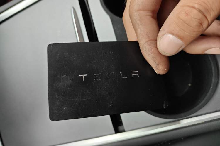 Used Tesla Model Y 2021 Long-Range All-Wheel-Drive Version Vehicle Key