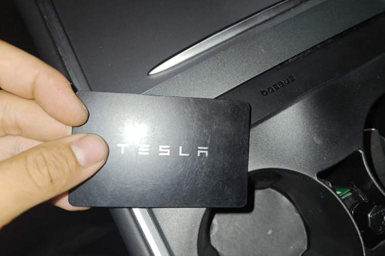 Used Tesla Model Y 2021 Standard Range Rear-Wheel Drive Version Vehicle Key