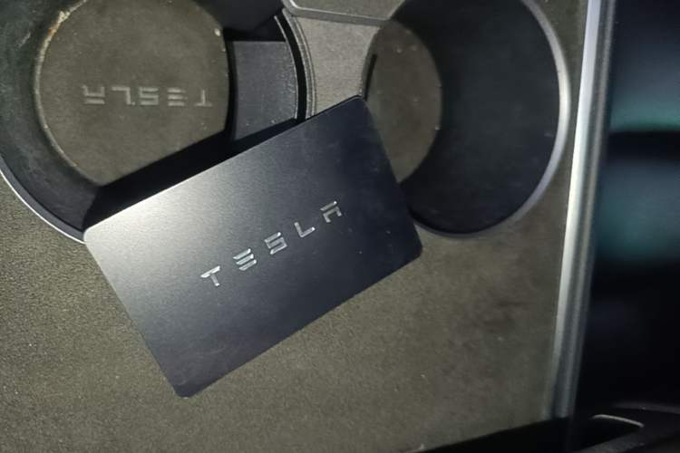 Used Tesla Model Y 2021 Standard Range Rear-Wheel Drive Version Vehicle Key
