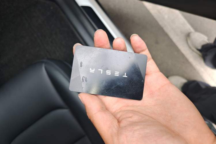 Used Tesla Model Y 2021 Standard Range Rear-Wheel Drive Version Vehicle Key