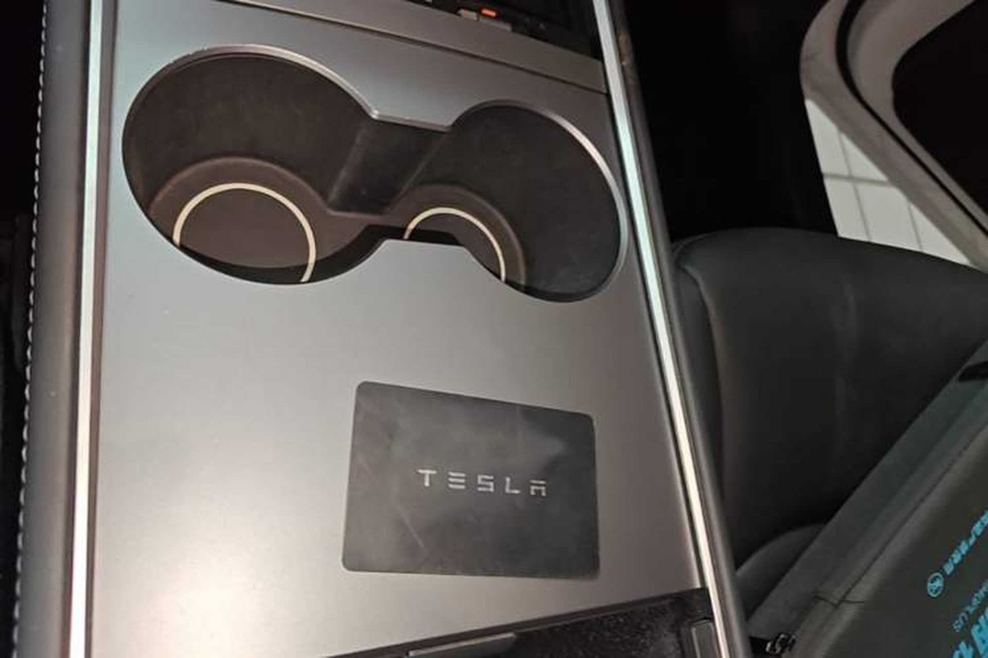 Used Tesla Model Y 2021 Long-Range All-Wheel-Drive Version Vehicle Key
