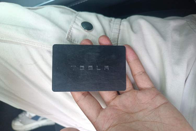 Used Tesla Model Y 2021 Long-Range All-Wheel-Drive Version 3D7 Vehicle Key