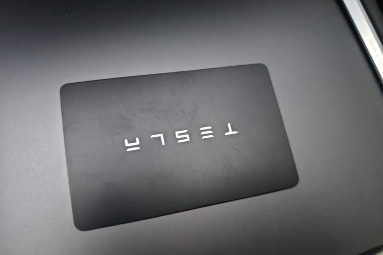 Used Tesla Model Y 2021 Long-Range All-Wheel-Drive Version Vehicle Key