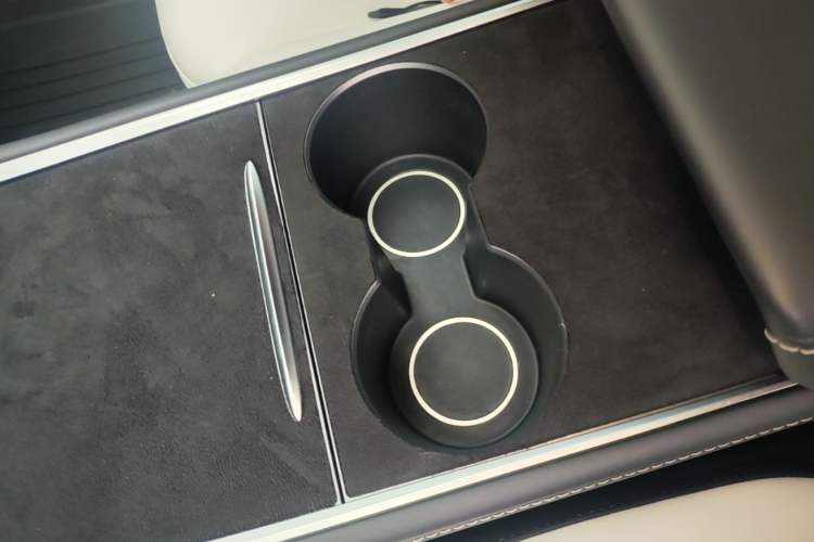 Used Tesla Model Y 2021 Long-Range All-Wheel-Drive Version 3D7 Vehicle Key