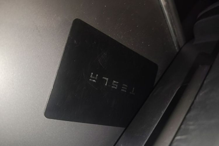 Used Tesla Model Y 2021 Standard Range Rear-Wheel Drive Version Vehicle Key