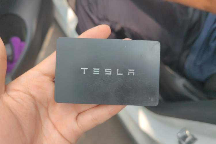 Used Tesla Model Y 2021 Long-Range All-Wheel-Drive Version Vehicle Key