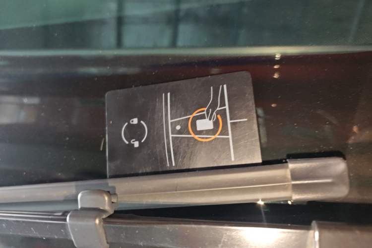 Used Tesla Model Y 2021 Long-Range All-Wheel-Drive Version 3D7 Vehicle Key