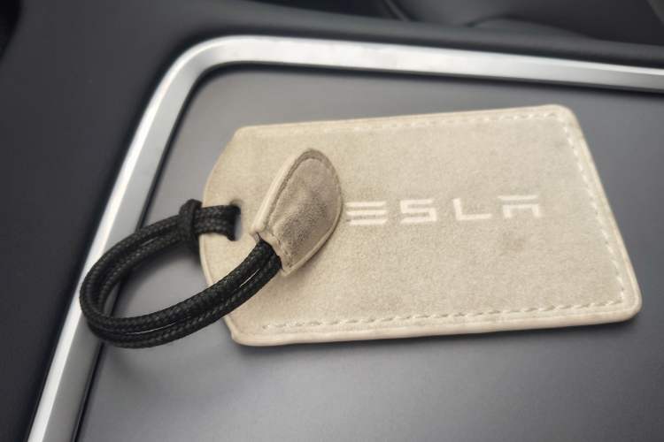 Used Tesla Model Y 2021 Standard Range Rear-Wheel Drive Version Vehicle Key