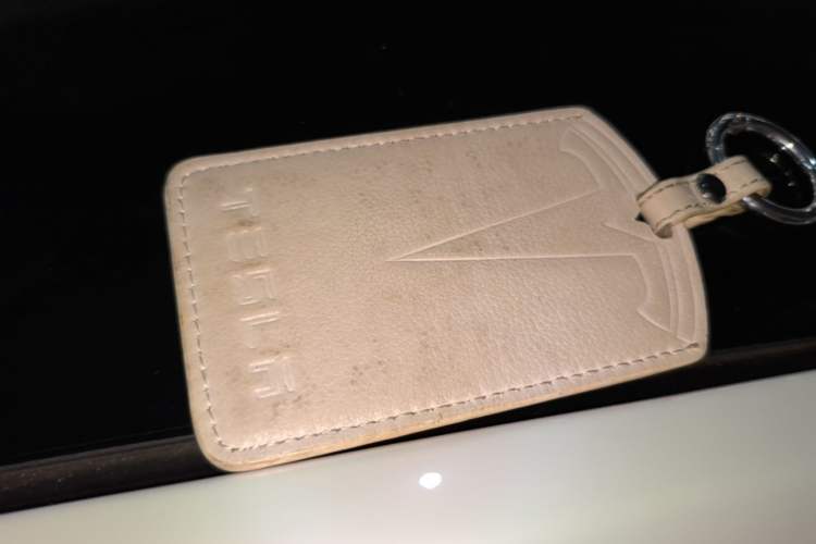 Used Tesla Model Y 2021 Long-Range All-Wheel-Drive Version 3D7 Vehicle Key