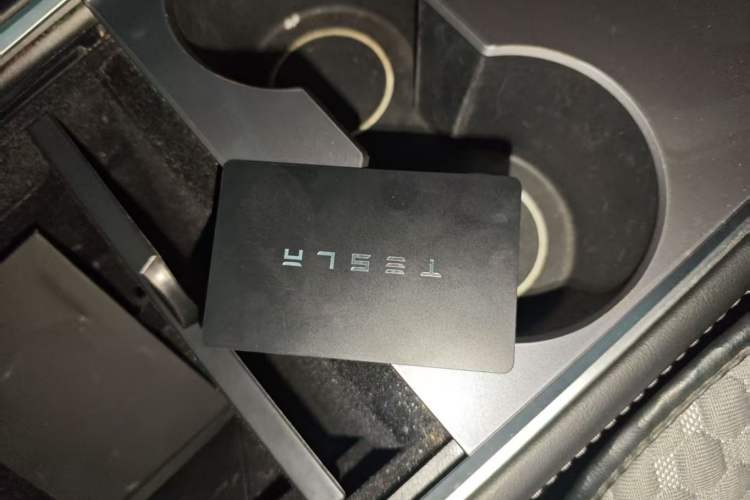 Used Tesla Model Y 2021 Standard Range Rear-Wheel Drive Version Vehicle Key