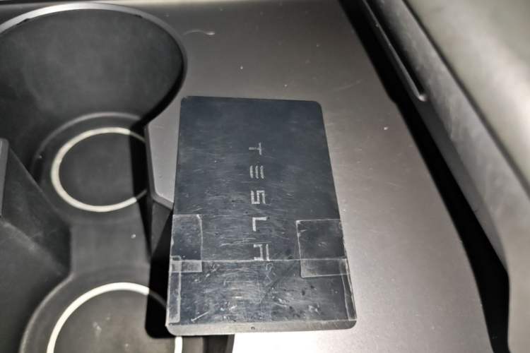 Used Tesla Model Y 2021 Long-Range All-Wheel-Drive Version Vehicle Key