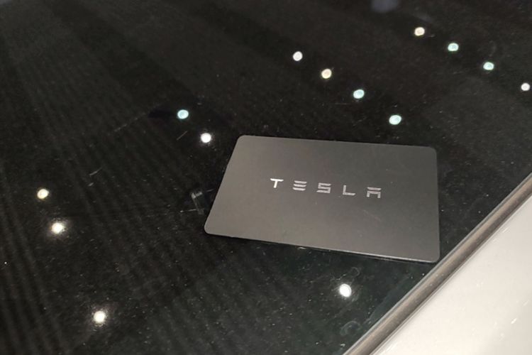 Used Tesla Model Y 2021 Long-Range All-Wheel-Drive Version Vehicle Key