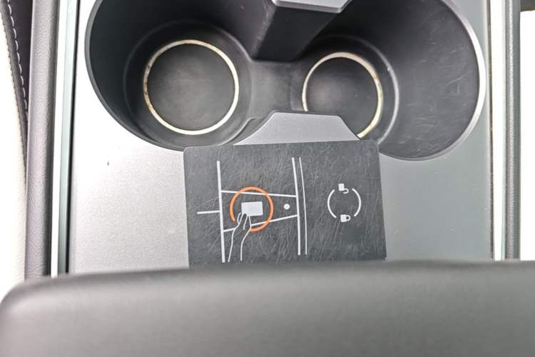 Used Tesla Model Y 2021 Long-Range All-Wheel-Drive Version Vehicle Key
