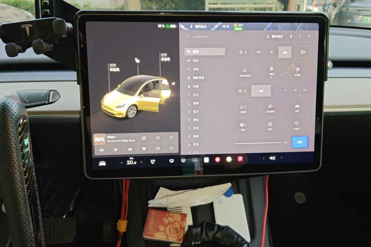 Used Tesla Model Y 2021 Standard Range Rear-Wheel Drive Version Audio And AC Panel