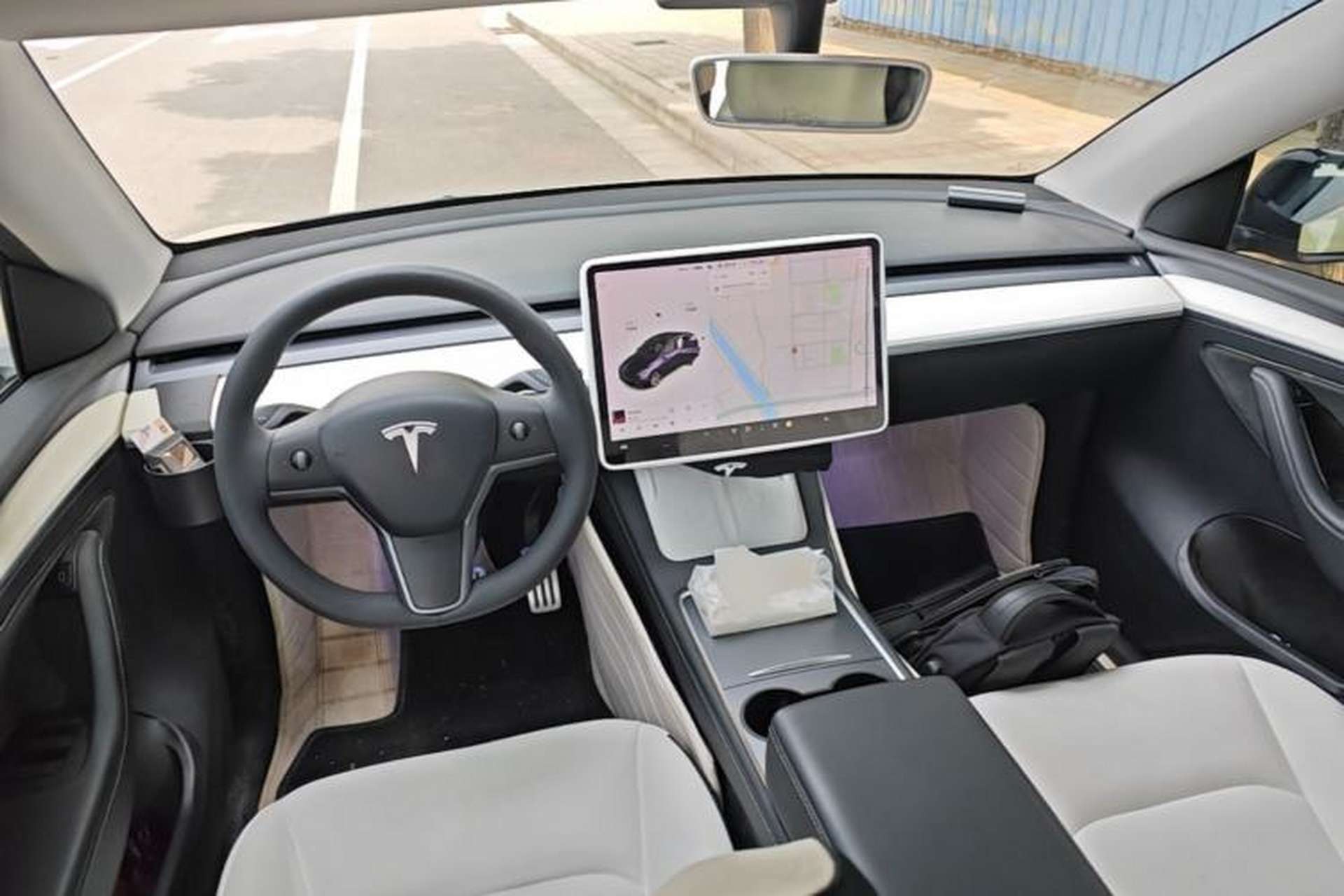 Used Tesla Model Y 2021 Long-Range All-Wheel-Drive Version 3D7 Center Console