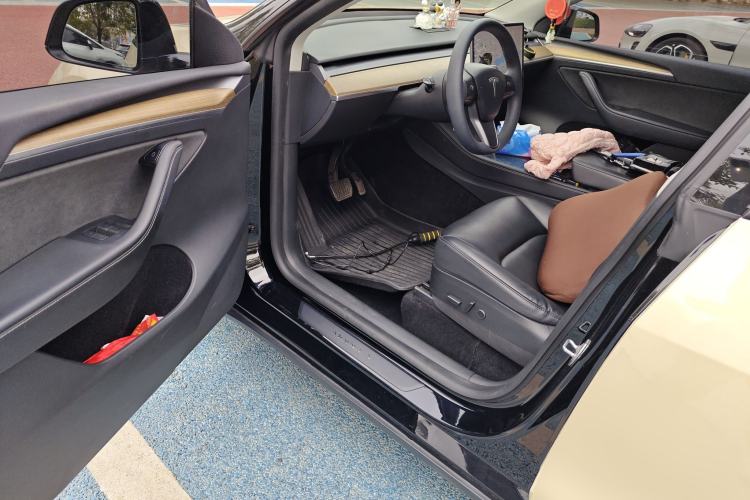 Used Tesla Model Y 2021 Standard Range Rear-Wheel Drive Version Driver Seat
